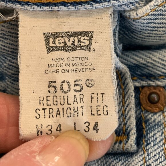 1 PR. LEVI'S 505 JEANS, 34 X 34, REGULAR FIT, STRAIGHT LEG, WELL WORN/DISTRESSED - Picture 7 of 7